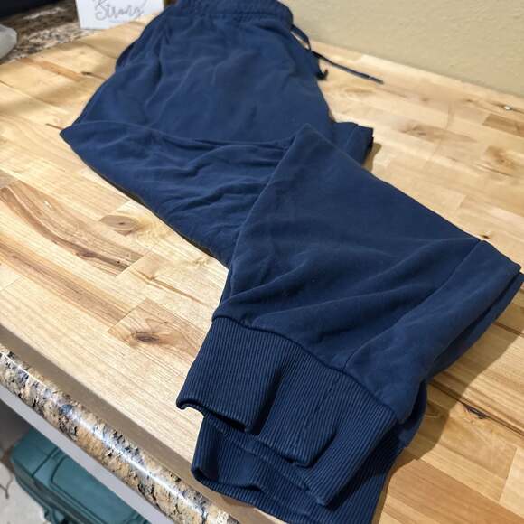 Gymshark Men's Crest Joggers - Navy Blue XL - Picture 7 of 9